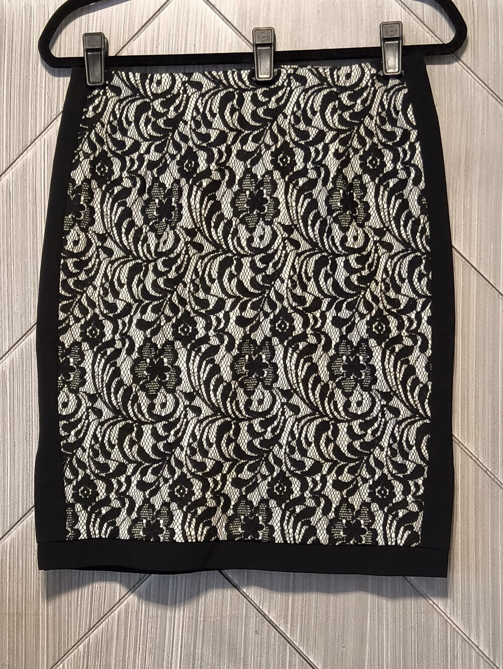 Worthington Black & Cream Lace-Overlay Pencil Skirt